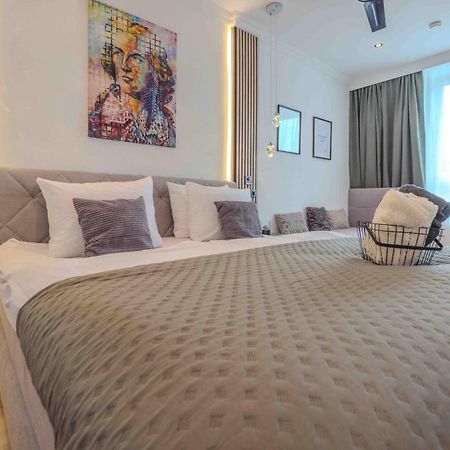 Schillerapartment Hof, Kueche, 24H Digital-Checkin, Parkplatz, Wlan250Mbit Хоф Екстериор снимка