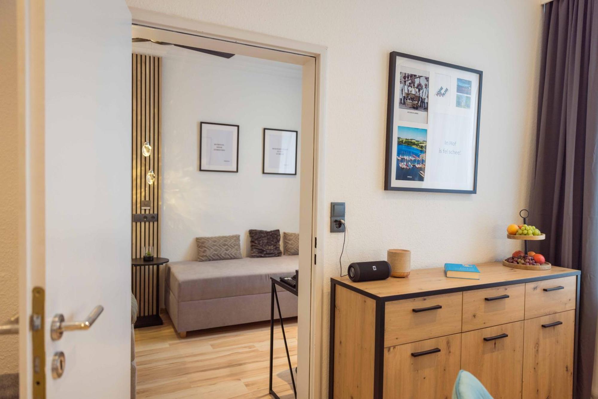 Schillerapartment Hof, Kueche, 24H Digital-Checkin, Parkplatz, Wlan250Mbit Хоф Екстериор снимка