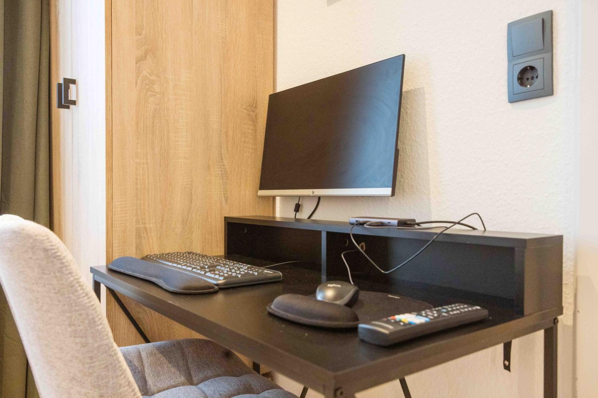 Schillerapartment Hof, Kueche, 24H Digital-Checkin, Parkplatz, Wlan250Mbit Хоф Екстериор снимка