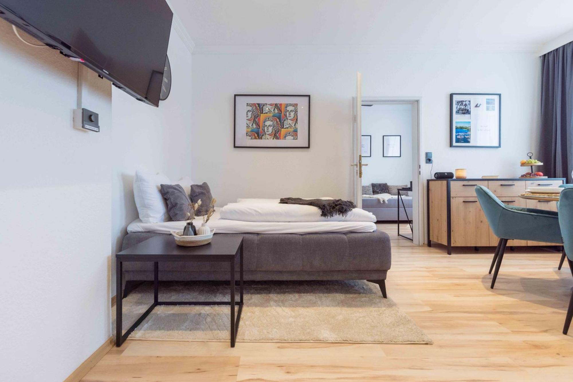 Schillerapartment Hof, Kueche, 24H Digital-Checkin, Parkplatz, Wlan250Mbit Хоф Екстериор снимка