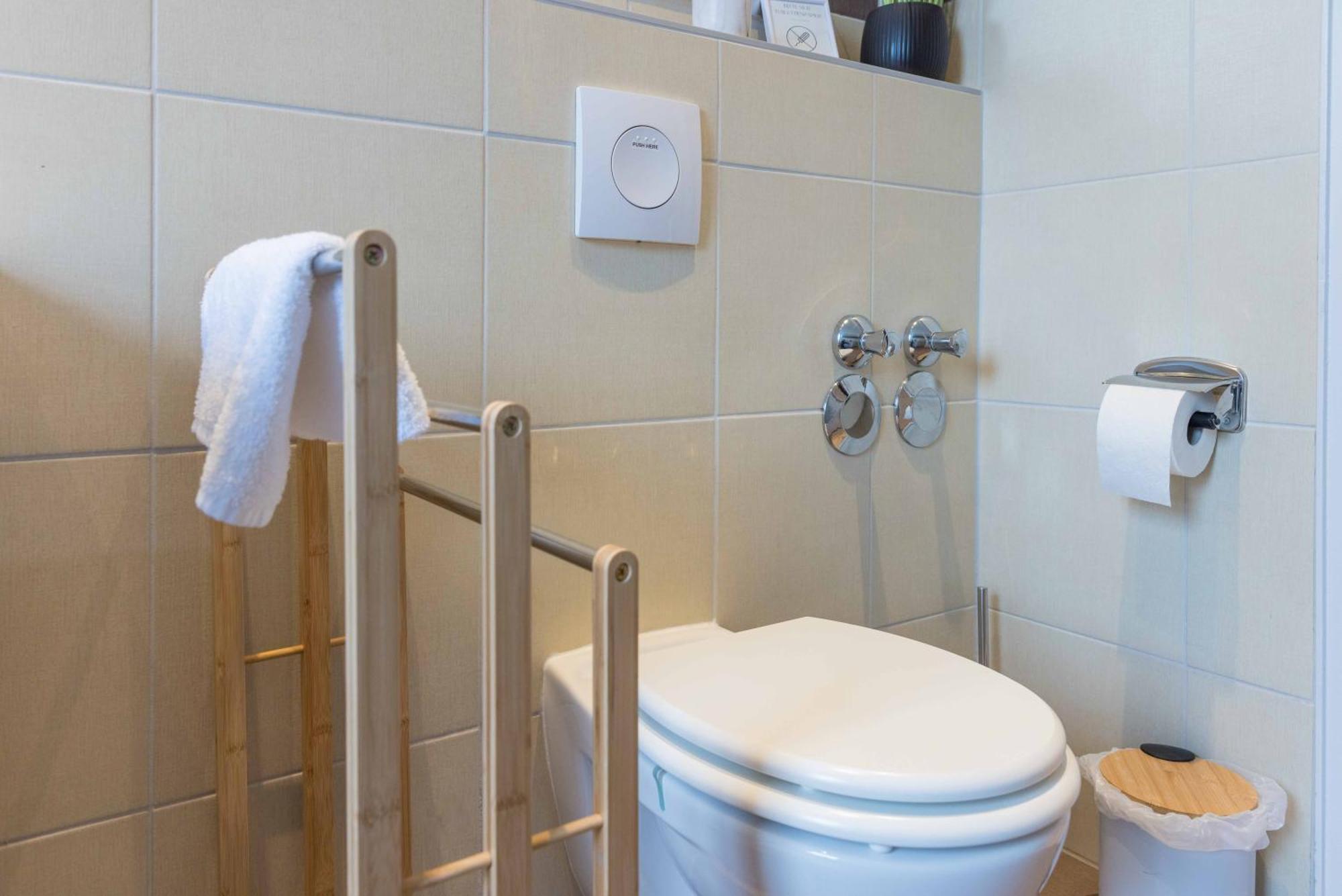 Schillerapartment Hof, Kueche, 24H Digital-Checkin, Parkplatz, Wlan250Mbit Хоф Екстериор снимка