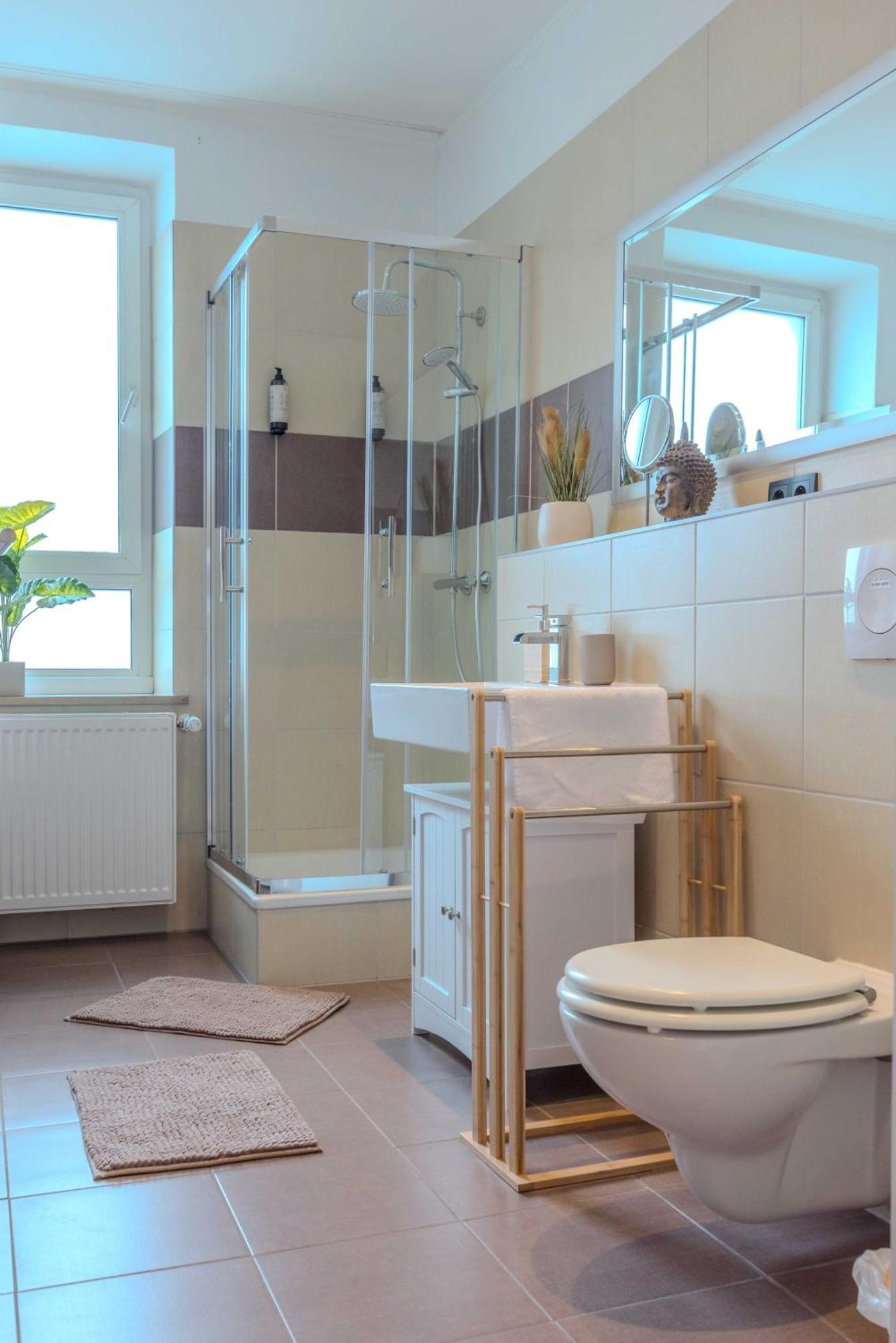 Schillerapartment Hof, Kueche, 24H Digital-Checkin, Parkplatz, Wlan250Mbit Хоф Екстериор снимка