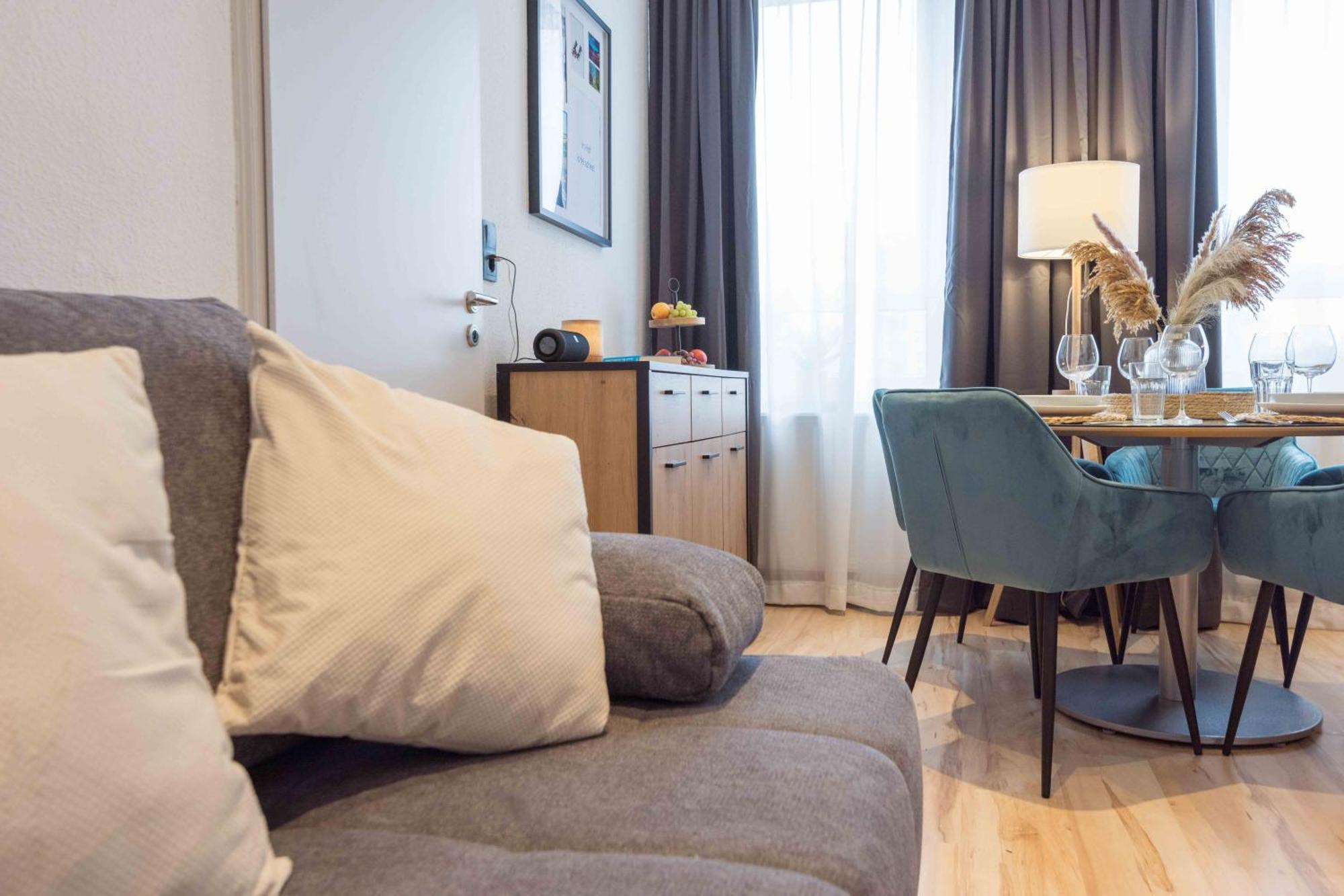 Schillerapartment Hof, Kueche, 24H Digital-Checkin, Parkplatz, Wlan250Mbit Хоф Екстериор снимка