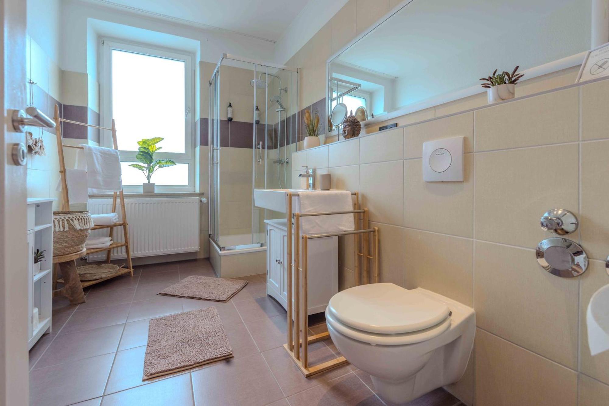 Schillerapartment Hof, Kueche, 24H Digital-Checkin, Parkplatz, Wlan250Mbit Хоф Екстериор снимка